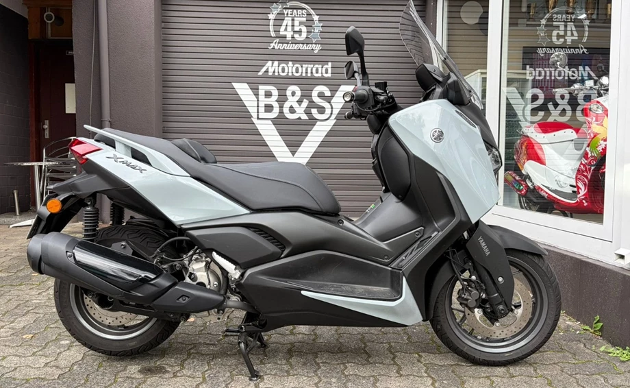 Angebot Yamaha XMAX 300 Tech MAX+ Bild 1: Angebot Yamaha XMAX 300 Tech MAX+