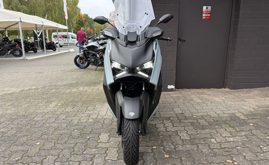 Angebot Yamaha XMAX 300 Tech MAX+ Bild 14: Angebot Yamaha XMAX 300 Tech MAX+