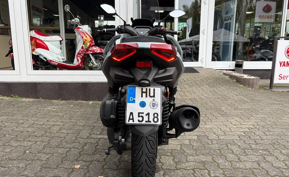 Angebot Yamaha XMAX 300 Tech MAX+ Bild 4: Angebot Yamaha XMAX 300 Tech MAX+