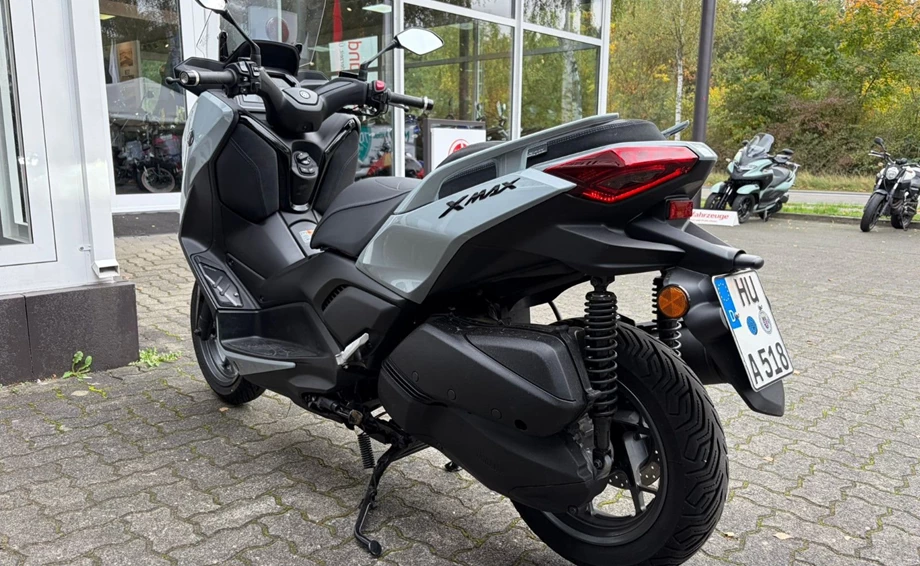 Angebot Yamaha XMAX 300 Tech MAX+ Bild 5: Angebot Yamaha XMAX 300 Tech MAX+
