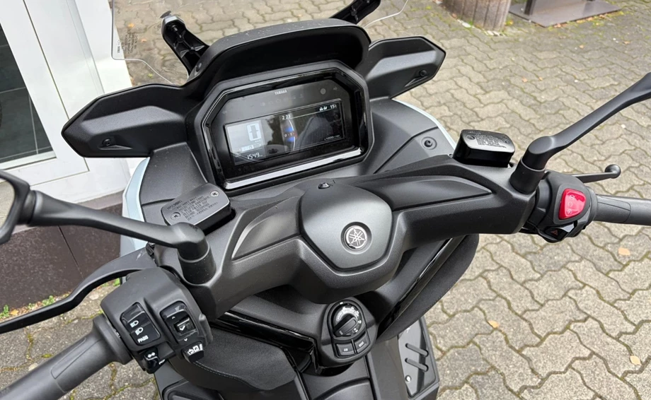 Angebot Yamaha XMAX 300 Tech MAX+ Bild 9: Angebot Yamaha XMAX 300 Tech MAX+