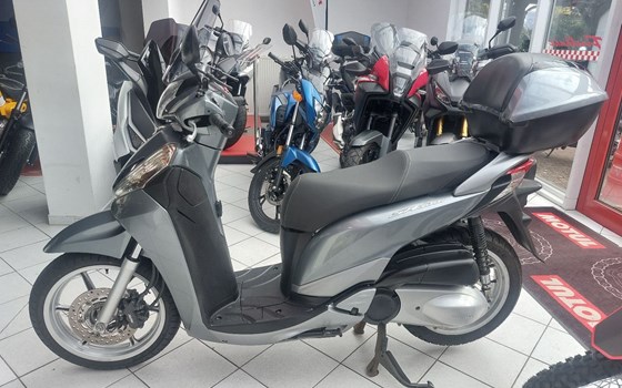 Gebrauchtmotorrad Honda SH300i - Bild 1