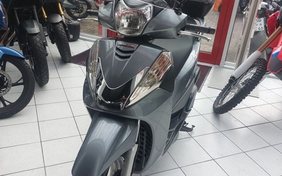 Gebrauchtmotorrad Honda SH300i - Bild 3