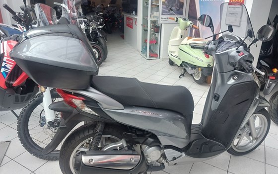Gebrauchtmotorrad Honda SH300i - Bild 5