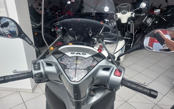 Gebrauchtmotorrad Honda SH300i - Bild 6