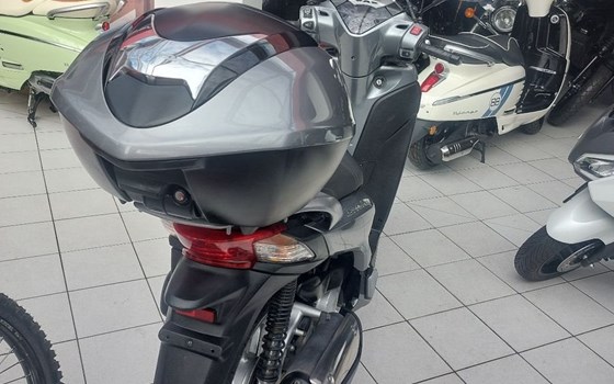 Gebrauchtmotorrad Honda SH300i - Bild 7