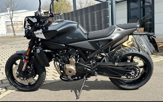 Neufahrzeug Husqvarna Svartpilen 801 L - Bild 14