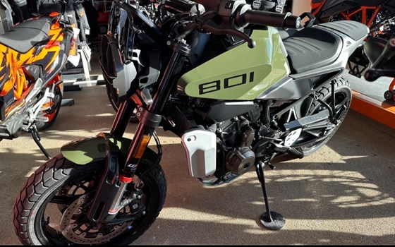 Neufahrzeug Husqvarna Svartpilen 801 L - Bild 15