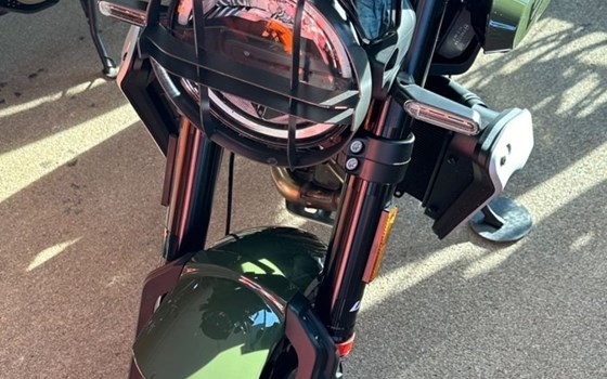 Neufahrzeug Husqvarna Svartpilen 801 L - Bild 16