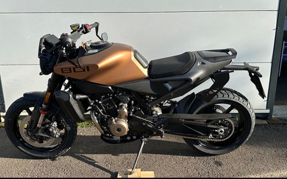 Neufahrzeug Husqvarna Svartpilen 801 - Bild 7