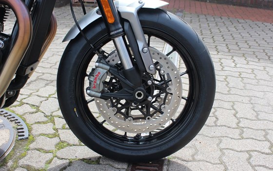 Gebrauchtmotorrad Triumph Speed Twin 1200 - Bild 7