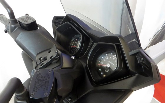 Gebrauchtmotorrad Yamaha XMAX 400 - Bild 4