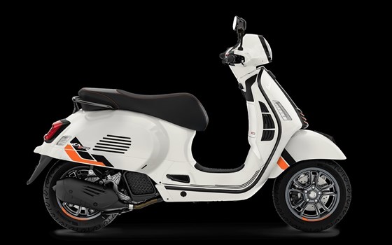 Neufahrzeug Vespa GTS 125 Super Sport - Bild 2 Neufahrzeug Vespa GTS 125 Super Sport - Bild 2