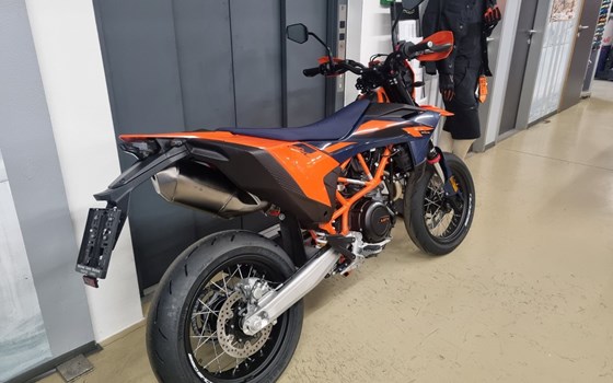 Gebrauchtmotorrad KTM 690 SMC R - Bild 3 Gebrauchtmotorrad KTM 690 SMC R - Bild 3