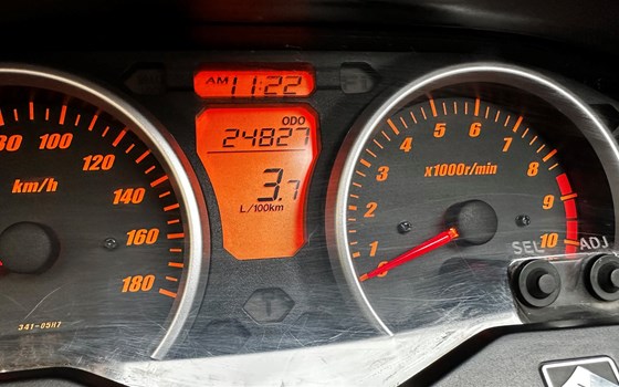 Gebrauchtmotorrad Suzuki Burgman 400 - Bild 13