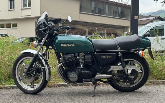Gebrauchtmotorrad Honda CB 750 F - Bild 1 Gebrauchtmotorrad Honda CB 750 F - Bild 1