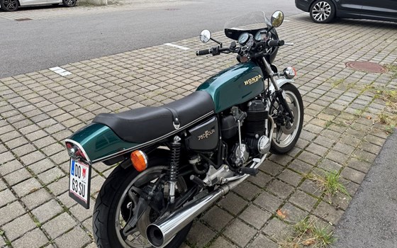 Gebrauchtmotorrad Honda CB 750 F - Bild 11 Gebrauchtmotorrad Honda CB 750 F - Bild 11
