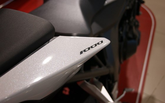 Neufahrzeug Honda CB1000 Hornet - Bild 15 Neufahrzeug Honda CB1000 Hornet - Bild 15