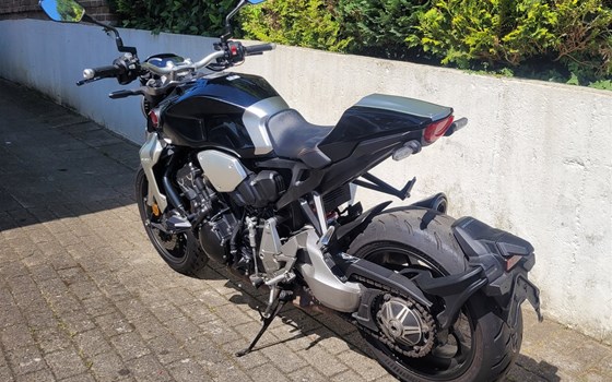 Gebrauchtmotorrad Honda CB 1000 R - Bild 3