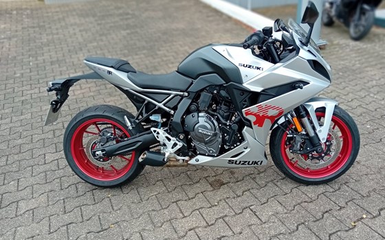 Gebrauchtmotorrad Suzuki GSX-8R - Bild 1
