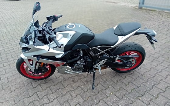 Gebrauchtmotorrad Suzuki GSX-8R - Bild 3