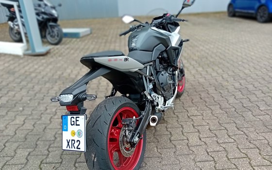 Gebrauchtmotorrad Suzuki GSX-8R - Bild 4