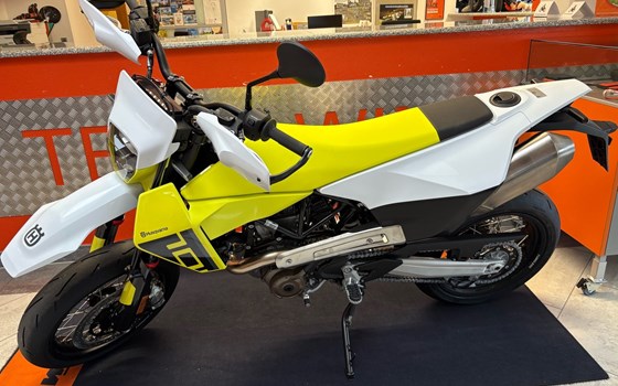 Gebrauchtmotorrad Husqvarna 701 Supermoto - Bild 1 Gebrauchtmotorrad Husqvarna 701 Supermoto - Bild 1