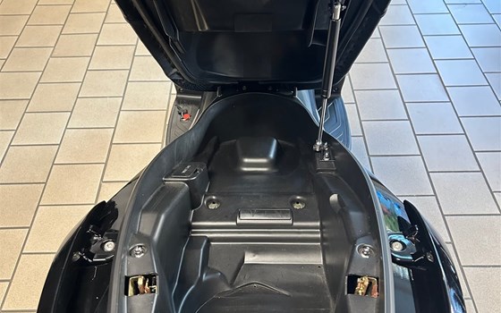 Gebrauchtmotorrad Kymco New Downtown 125i ABS - Bild 6