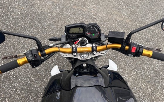 Gebrauchtmotorrad Yamaha FZ1 - Bild 6 Gebrauchtmotorrad Yamaha FZ1 - Bild 6