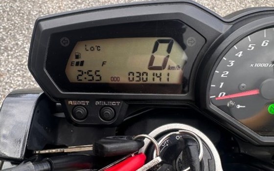 Gebrauchtmotorrad Yamaha FZ1 - Bild 7 Gebrauchtmotorrad Yamaha FZ1 - Bild 7