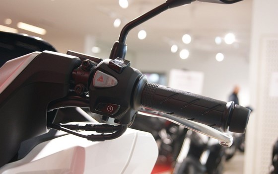 Neufahrzeug Honda PCX125 DX - Bild 8