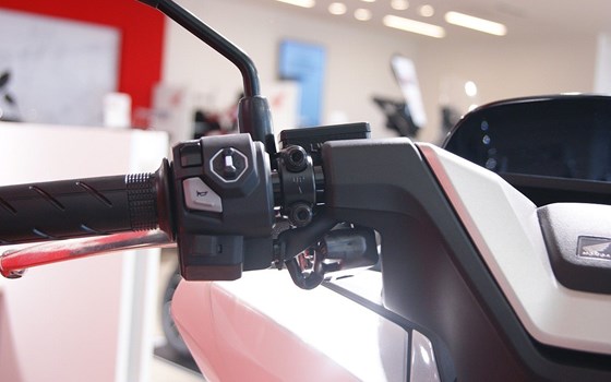 Neufahrzeug Honda PCX125 DX - Bild 9