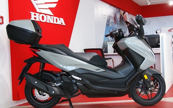 Gebrauchtmotorrad Honda Forza 125 - Bild 2 Gebrauchtmotorrad Honda Forza 125 - Bild 2