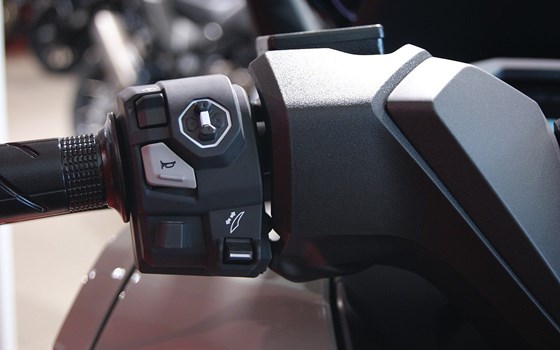 Gebrauchtmotorrad Honda Forza 125 - Bild 8