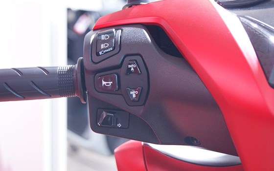 Gebrauchtmotorrad Honda SH350i - Bild 7