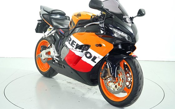 Motorrad Occasion Honda CBR1000RR Fireblade - Bild 2