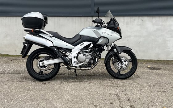 Gebrauchtmotorrad Suzuki V-Strom 650 Touring - Bild 3 Gebrauchtmotorrad Suzuki V-Strom 650 Touring - Bild 3
