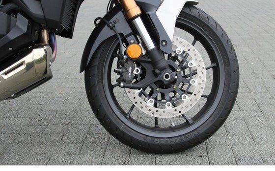 Gebrauchtmotorrad Honda NT1100 DCT Electronic Suspension - Bild 6