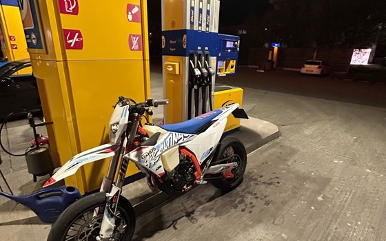 Gebrauchtmotorrad KTM 350 EXC-F SIX DAYS - Bild 6 Gebrauchtmotorrad KTM 350 EXC-F SIX DAYS - Bild 6