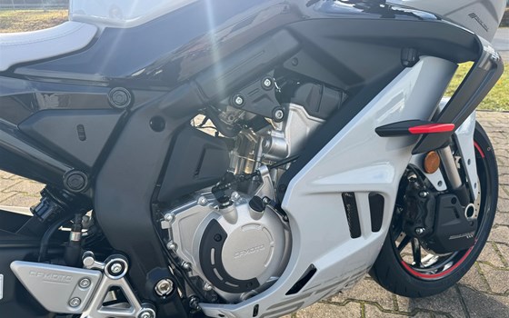 Neufahrzeug CFMOTO 675SR-R - Bild 13