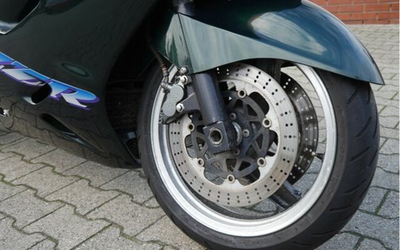 Gebrauchtmotorrad Kawasaki ZZR 1100 - Bild 4