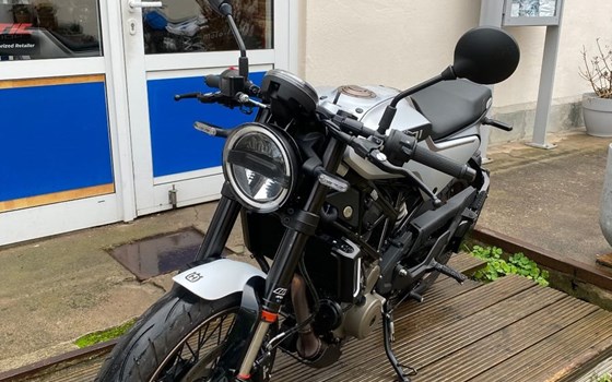 Gebrauchtmotorrad Husqvarna Vitpilen 401 - Bild 3