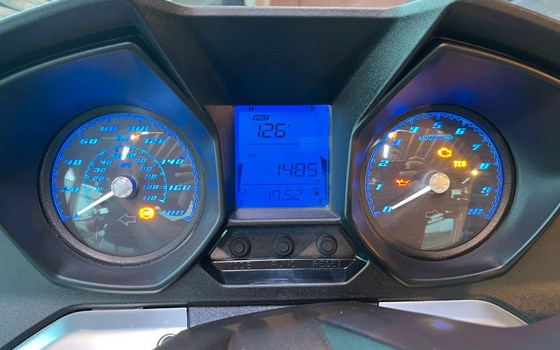 Gebrauchtmotorrad Kymco Downtown 350i - Bild 6