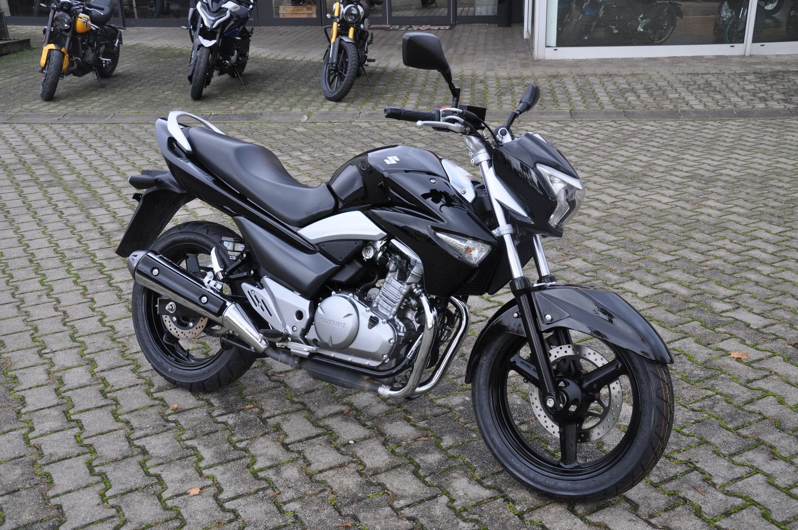 Suzuki GW250 Inazuma