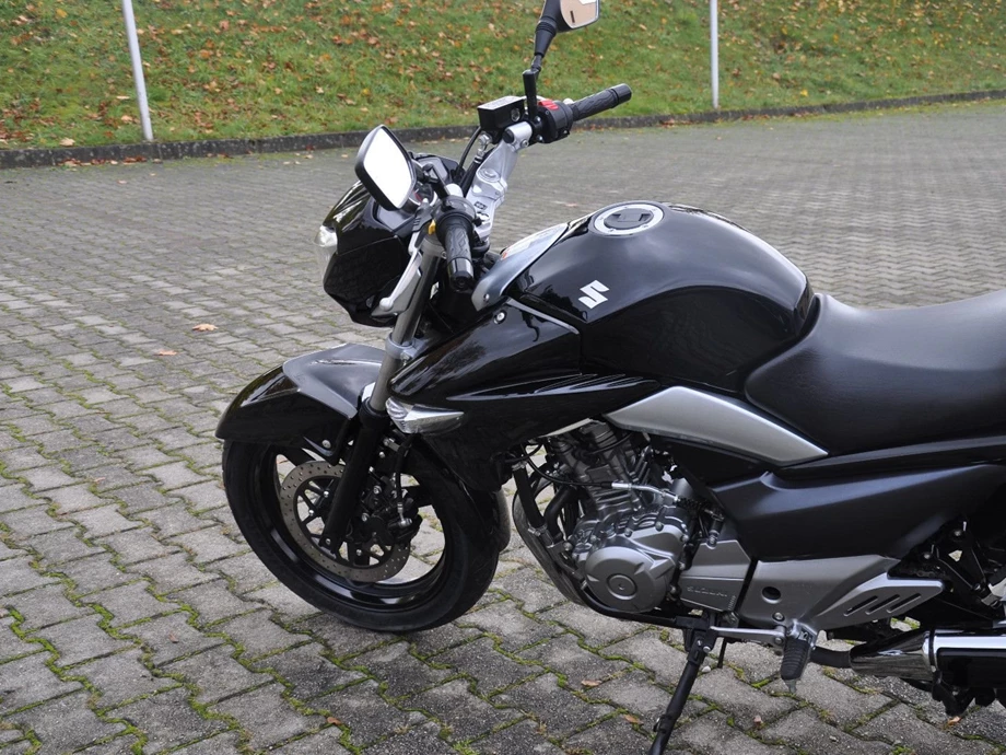 Angebot Suzuki GW250 Inazuma Bild 3: Angebot Suzuki GW250 Inazuma