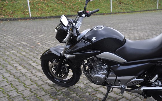 Gebrauchtmotorrad Suzuki GW250 Inazuma - Bild 3