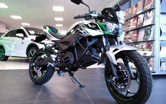 Gebrauchtmotorrad Kawasaki Z e-1 - Bild 1