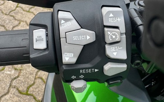 Gebrauchtmotorrad Kawasaki Ninja 1100SX SE - Bild 14