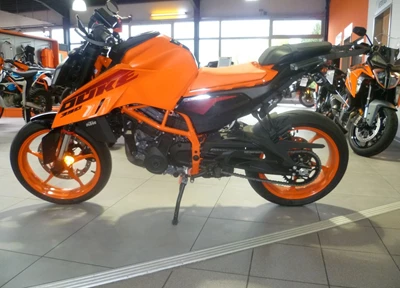 GEBRAUCHTFAHRZEUG KTM 390 Duke