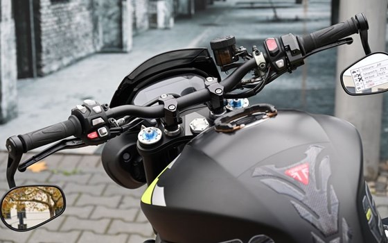 Gebrauchtmotorrad Triumph Speed Triple RS - Bild 10
